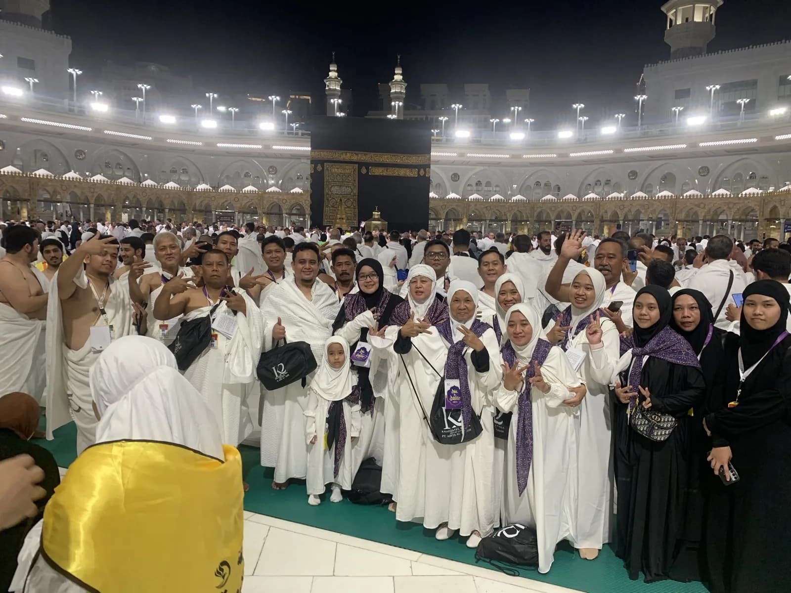 Jamaah K2 di depan Ka’bah, Masjidil Haram